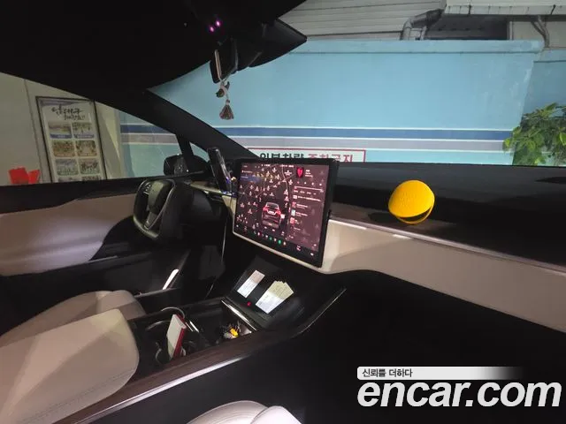Tesla Model X 2024 thumb 11