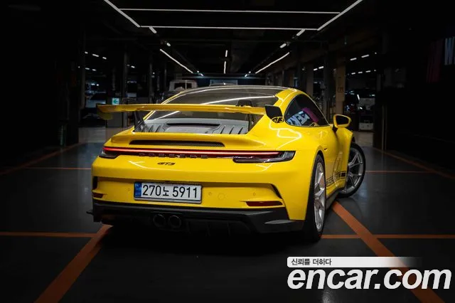 Porsche 911 2022 thumb 2
