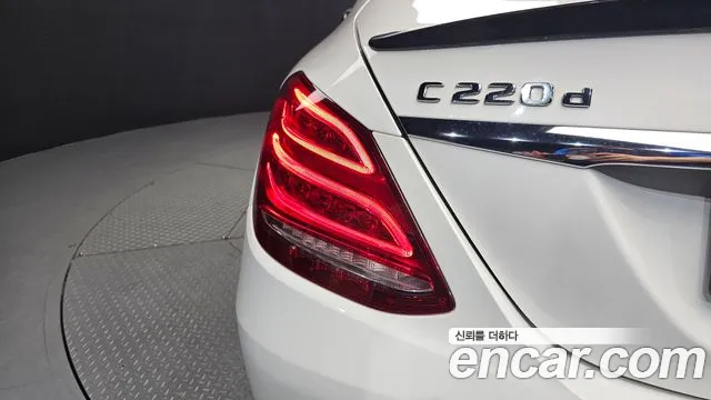 Mercedes-Benz C-Класс 2017 thumb 10
