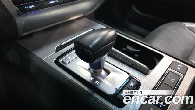 Genesis G80 2016 thumb 10