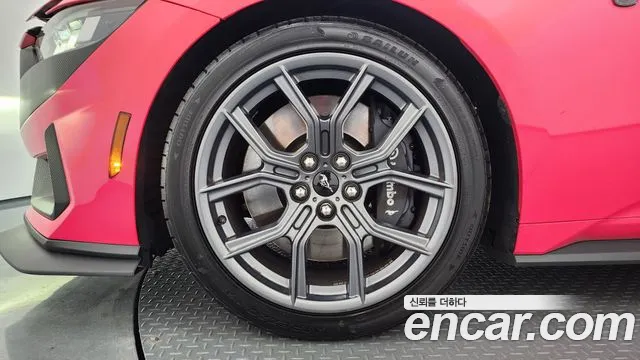 Ford Mustang Mach-E 2024 thumb 2