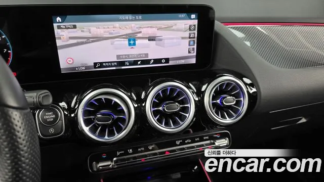 Mercedes-Benz GLA 2021 thumb 10