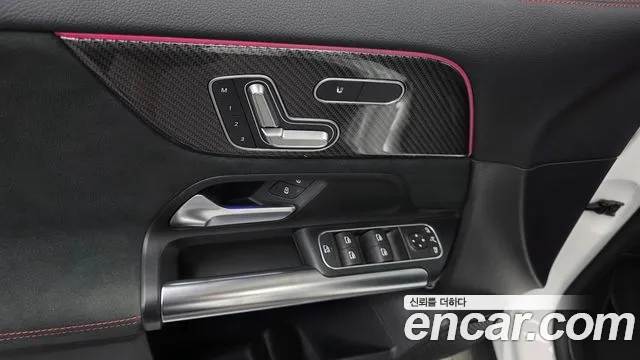 Mercedes-Benz GLA 2021 thumb 12