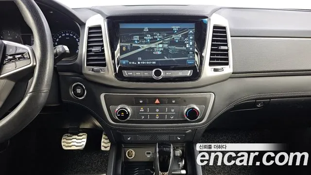 KG_Mobility_Ssangyong Rexton 2018 thumb 2