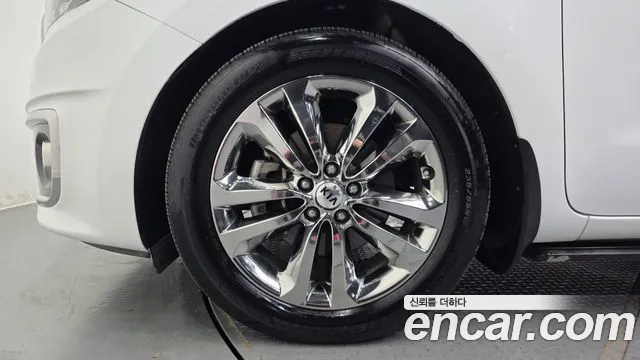 Kia Carnival 2017 thumb 7