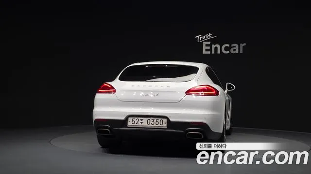 Porsche Panamera 2015 thumb 6
