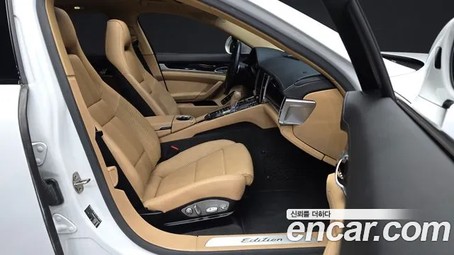 Porsche Panamera 2015 thumb 9