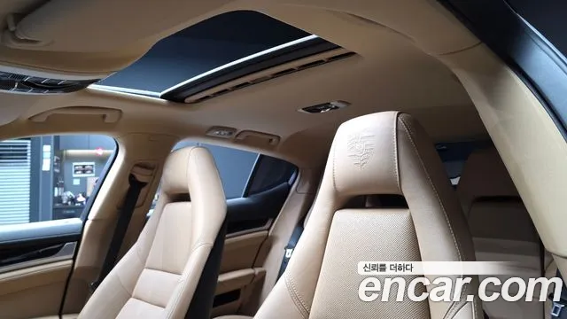 Porsche Panamera 2015 thumb 12
