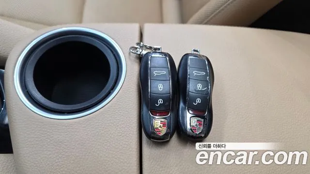 Porsche Panamera 2015 thumb 3