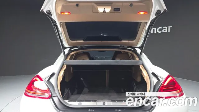 Porsche Panamera 2015 thumb 11