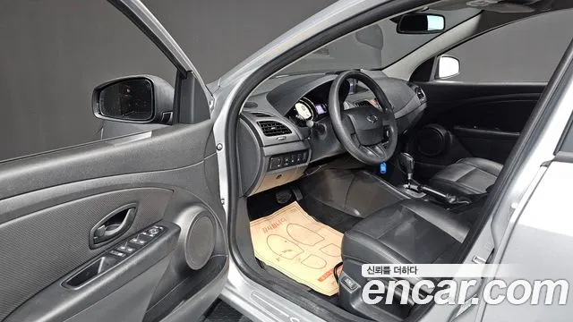 Renault Fluence 2019 thumb 12