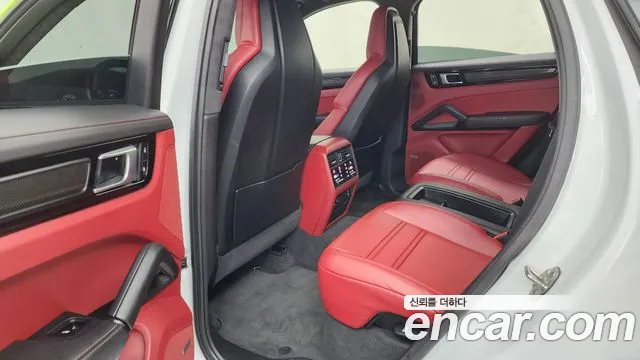 Porsche Cayenne 2022 thumb 6