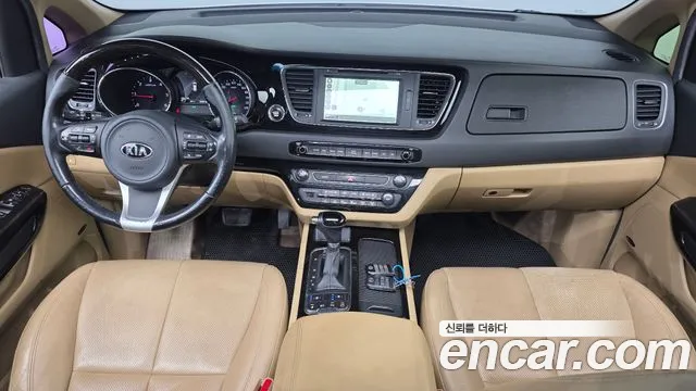 Kia Carnival 2015 thumb 7