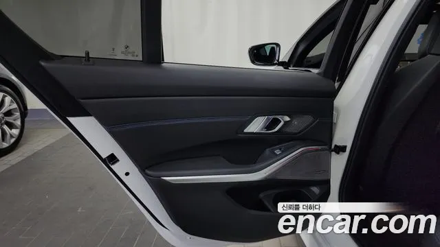 BMW 3 серии 2022 thumb 2