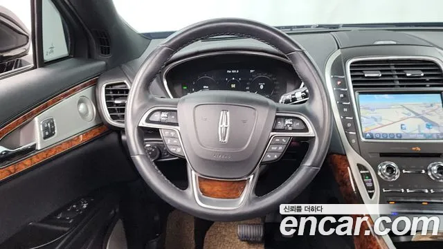 Lincoln Nautilus 2020 thumb 6