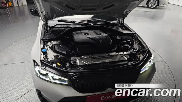 BMW 3 серии 2024 thumb 11