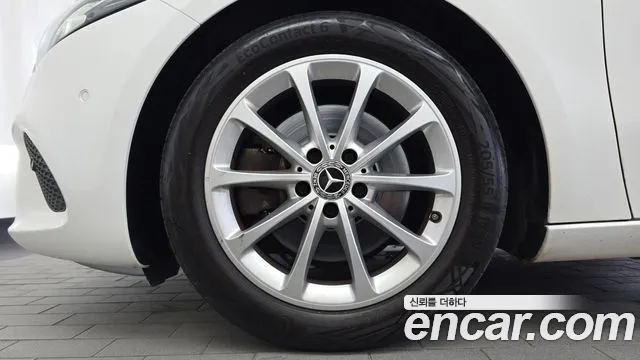 Mercedes-Benz A-Класс 2020 thumb 7