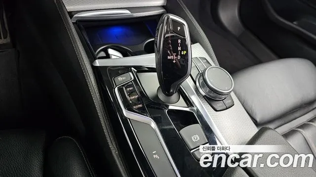 BMW 5 серии 2017 thumb 11