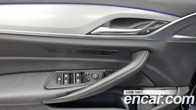 BMW 5 серии 2017 thumb 10