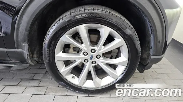 Ford Explorer 2021 thumb 9