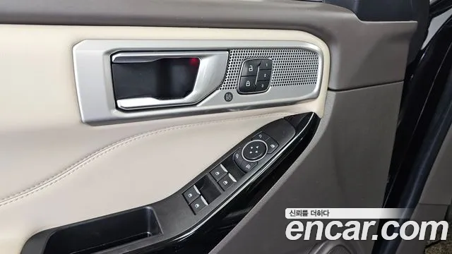 Ford Explorer 2021 thumb 11