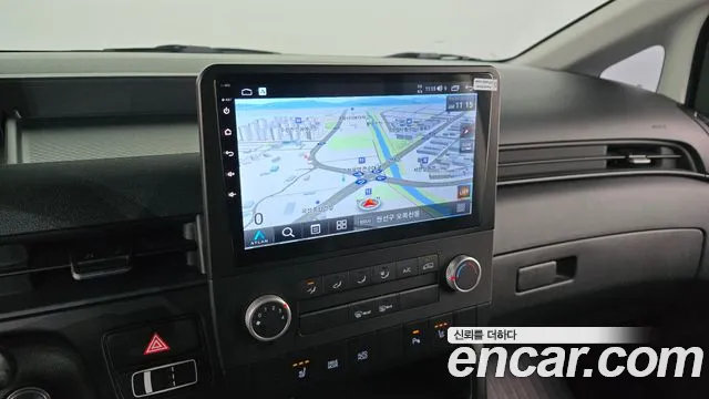 Hyundai Staria 2025 thumb 7