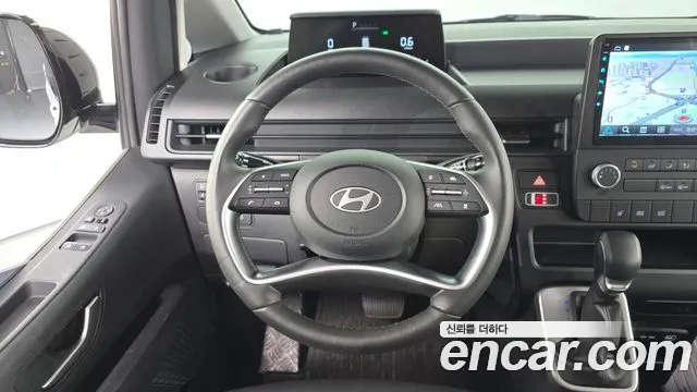 Hyundai Staria 2025 thumb 10