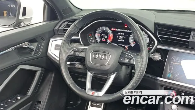 Audi Q3 2020 thumb 9