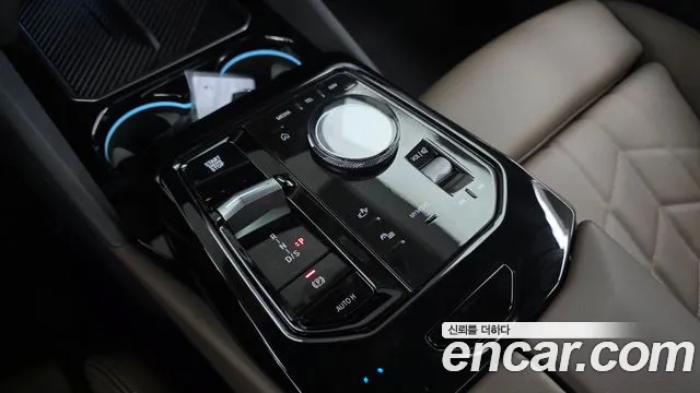 BMW 5 серии 2025 thumb 2