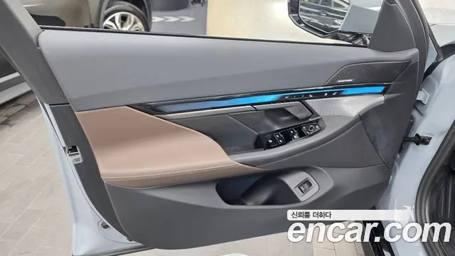 BMW 5 серии 2025 thumb 8