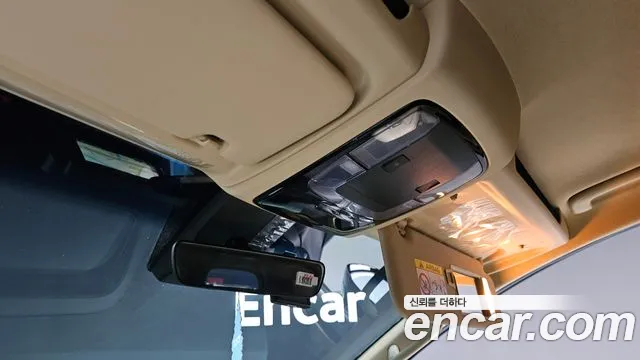 Hyundai Staria 2023 thumb 10