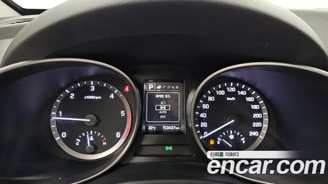 Hyundai Santa Fe 2017 thumb 3