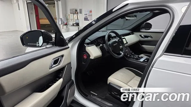 Land Rover Range Rover Velar 2019 thumb 3