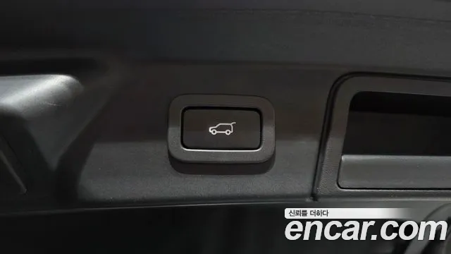Land Rover Range Rover Velar 2019 thumb 6