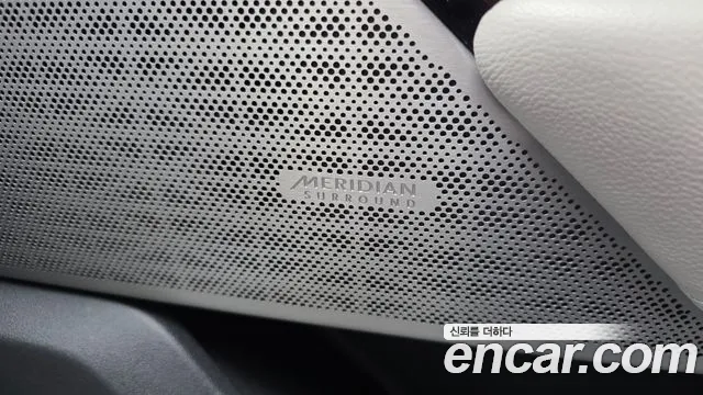 Land Rover Range Rover Velar 2019 thumb 9