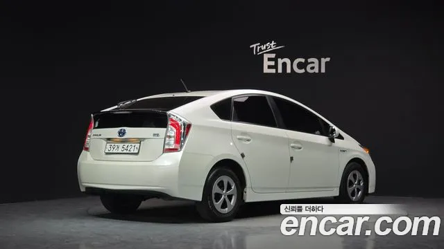 Toyota Prius 2015 thumb 11