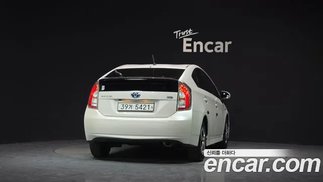 Toyota Prius 2015 thumb 3