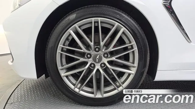 Genesis G70 2018 thumb 3