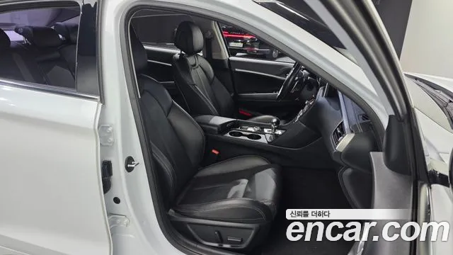 Genesis G70 2018 thumb 6