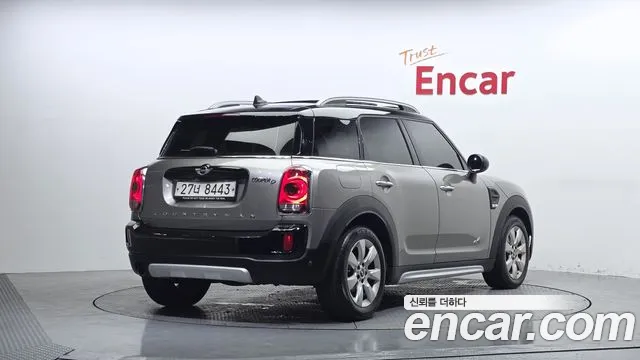 Mini Countryman 2018 thumb 11