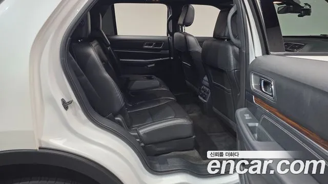 Ford Explorer 2018 thumb 9