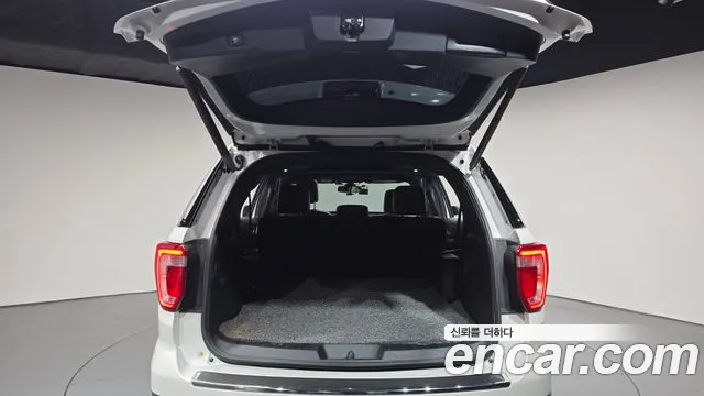 Ford Explorer 2018 thumb 7