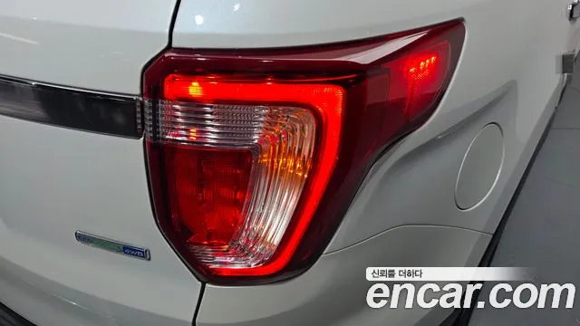 Ford Explorer 2018 thumb 12