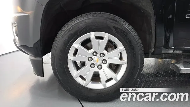 Chevrolet Colorado 2020 thumb 3