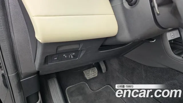 Land Rover Discovery Sport 2024 thumb 9