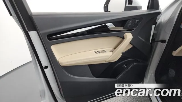 Audi Q5 2021 thumb 9