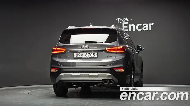 Hyundai Santa Fe 2018 thumb 9