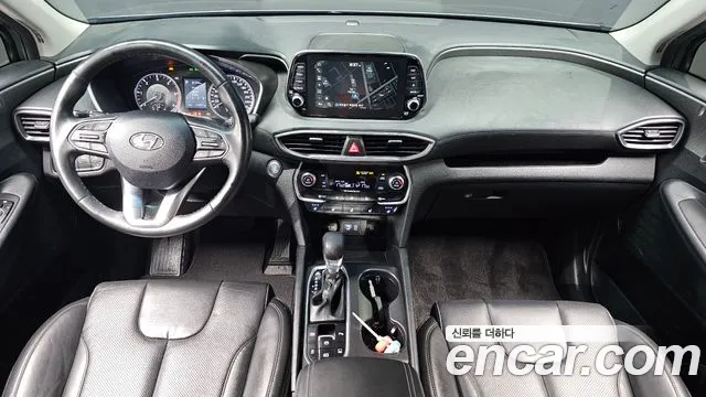 Hyundai Santa Fe 2018 thumb 3