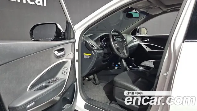 Hyundai Santa Fe 2016 thumb 12