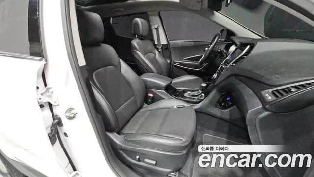 Hyundai Santa Fe 2016 thumb 3